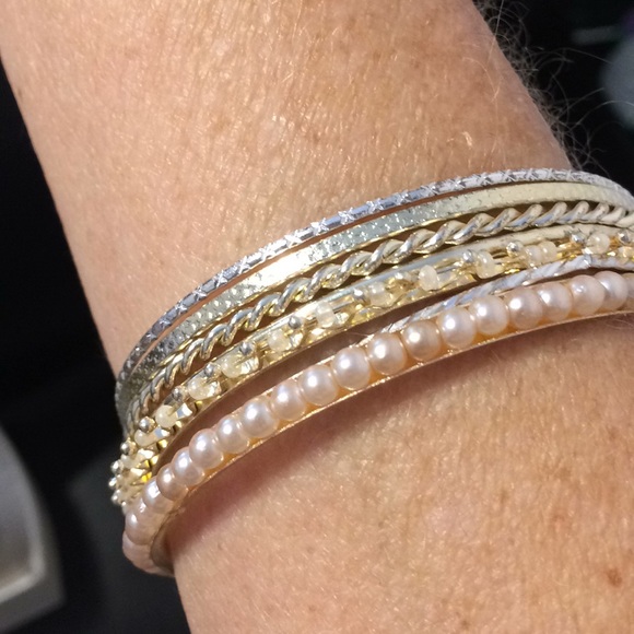 3/10 Pearls and Mixed Metals Bangle Bracelets - Picture 3 of 4